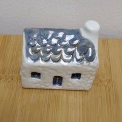 Ceramic Scottish bothy with slate roof - different colours available