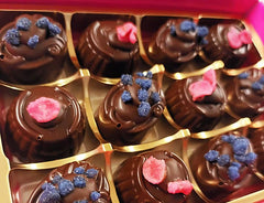 Dark 56% Belgian Chocolate Rose And Violet Creams Soft Fondant Filling Gift Box