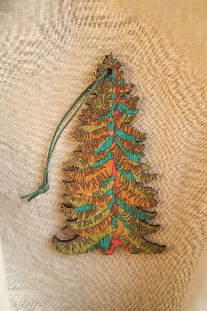 Wooden tree decoration (single pack)