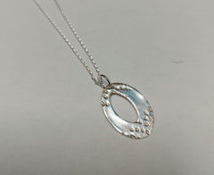 Fine silver oval hoop textured necklace