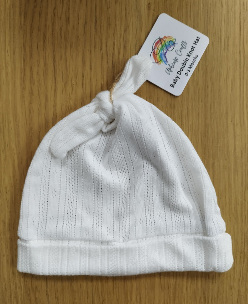 Baby knotted hat - cream lace rib (0-3 months)
