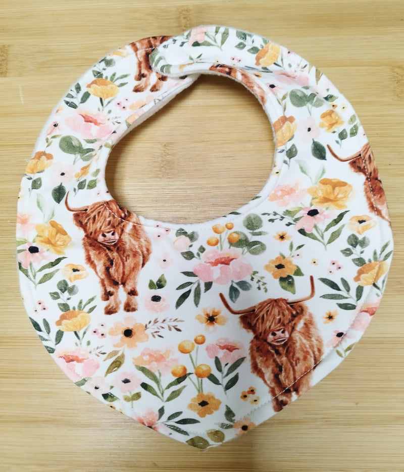 Dribble style bib - Highland cows and peach flowers
