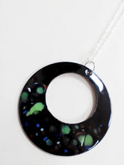 Black speckled enamelled ring necklace