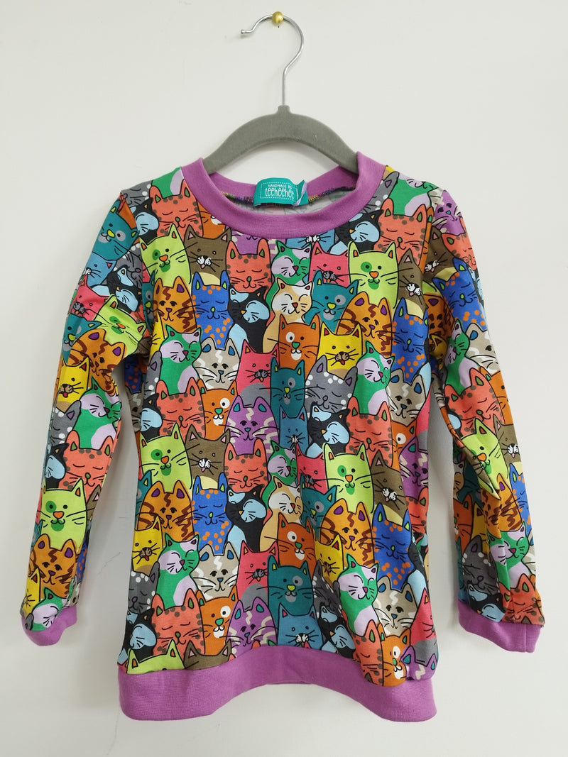 Long sleeved child t-shirt - cats print (3-4 years)