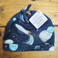 Baby knotted hat - outer space (6-12 months)