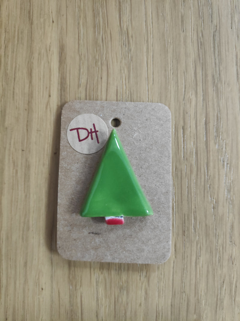 Ceramic christmas tree brooch - green and red