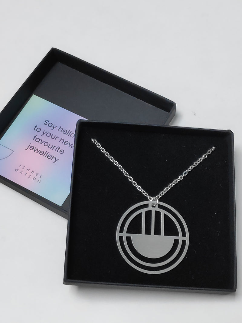 Large circle necklace