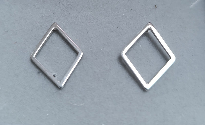 Sterling Silver simple diamond  shape studs