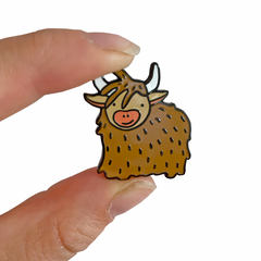Highland cow enamel pin badge