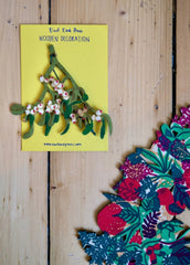 Wooden mistletoe decoration (single pack)