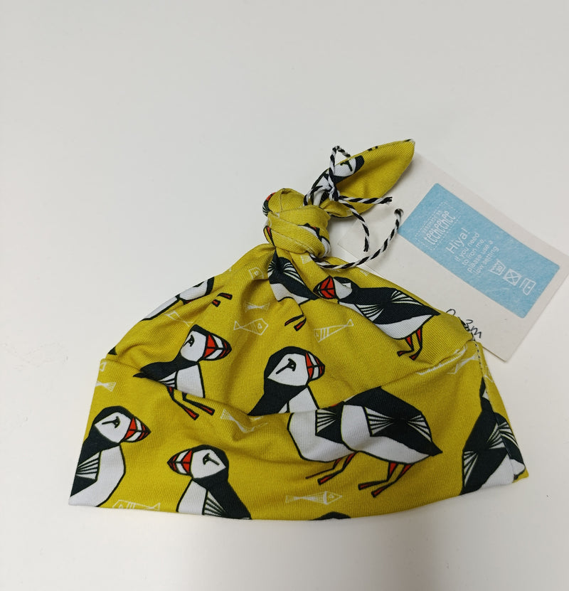 Baby knotted hat - Puffins on yellow