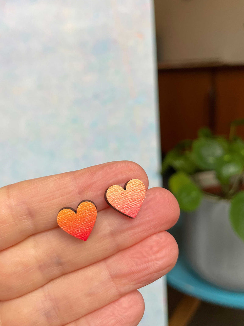 Ombre heart wooden studs