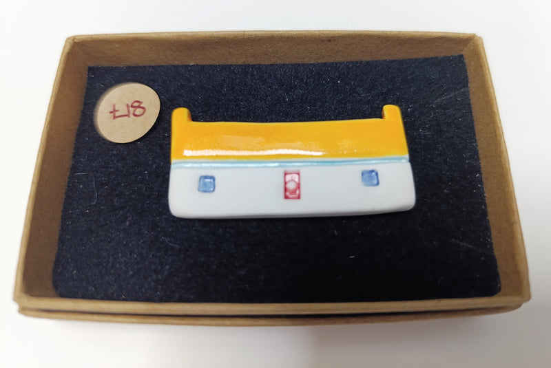 Scottish long bothy ceramic brooch - yellow roof