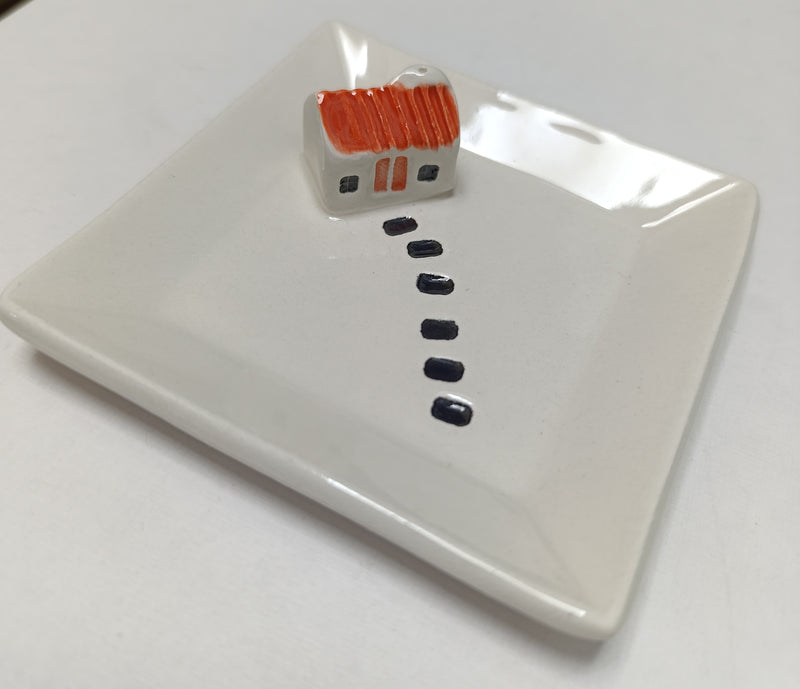 Ceramic Scottish bothy trinket dish