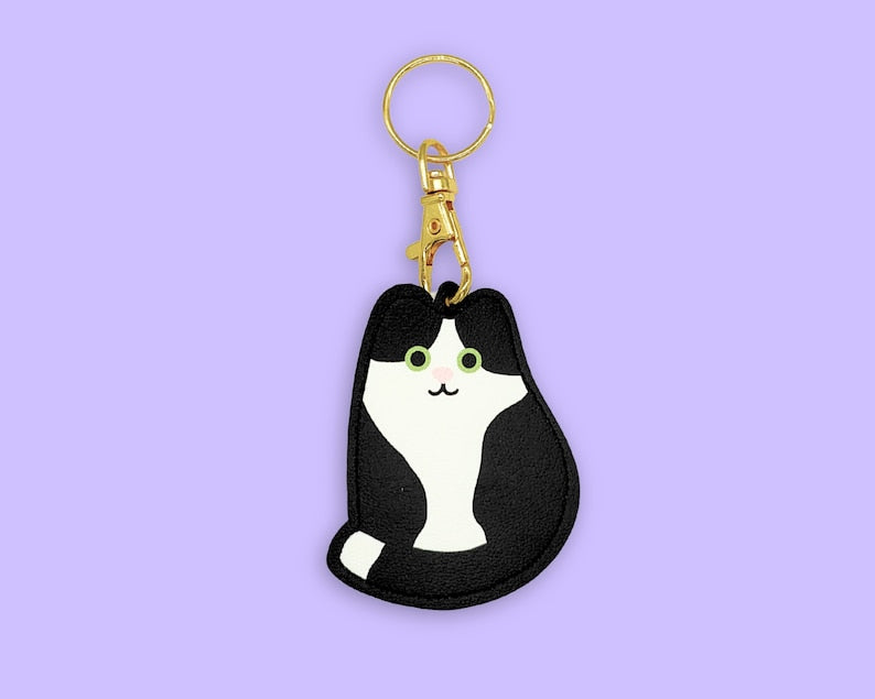 Black and white cat faux leather keyring