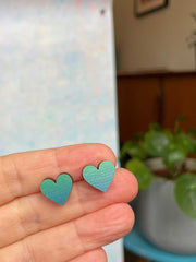 Ombre heart wooden studs