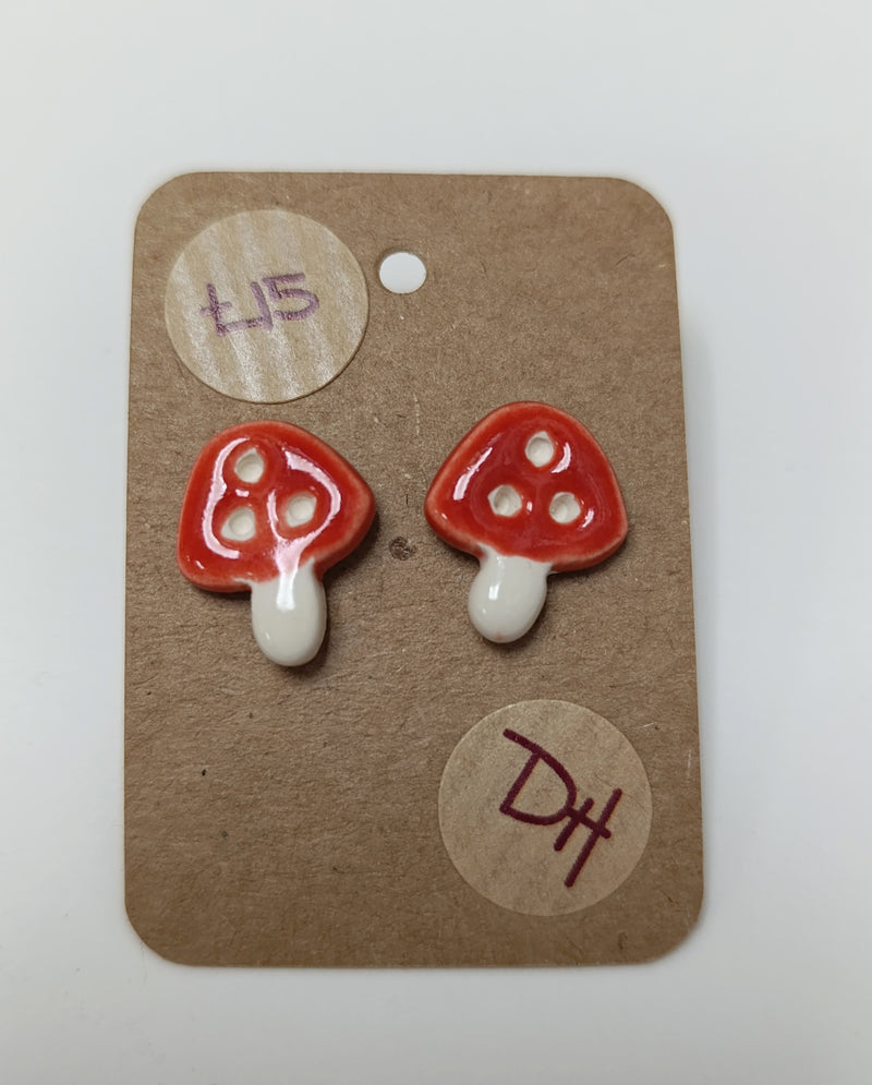 Ceramic toadstool studs