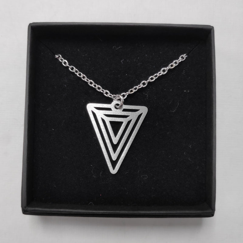 Triangle shapes necklace