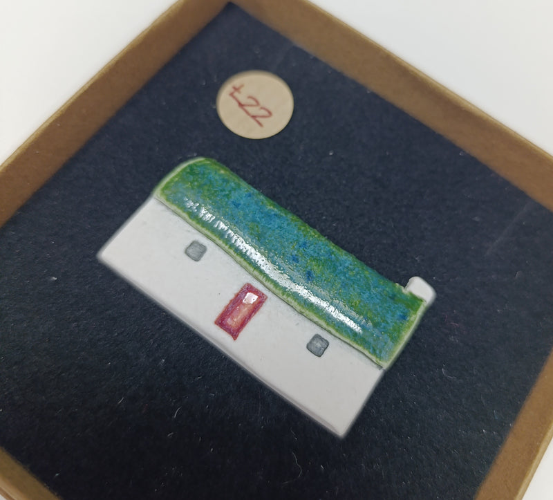 Scottish large bothy ceramic brooch - dark green roof