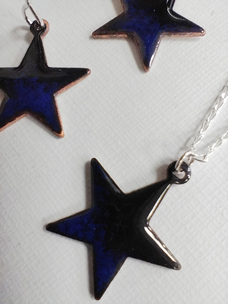 Enamelled black & blue ombre mini star necklace