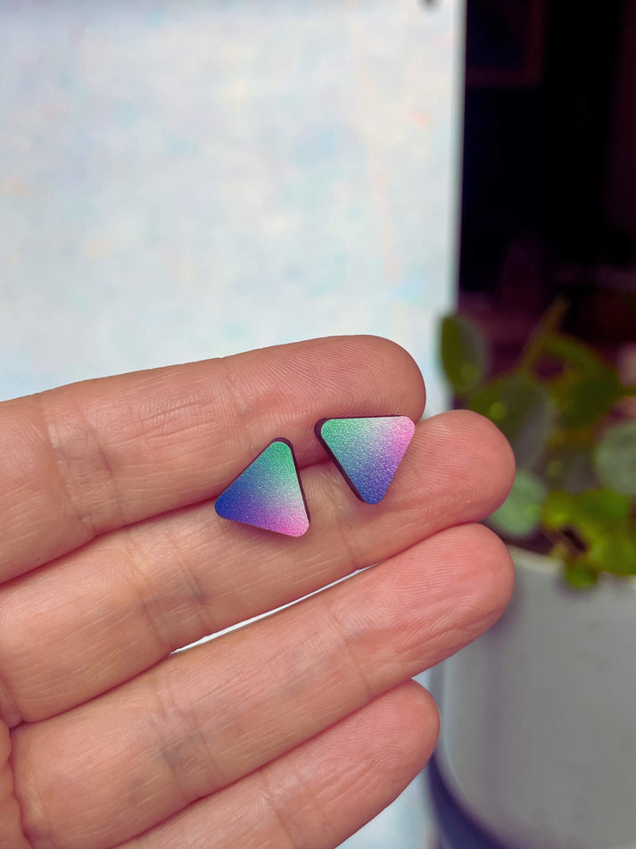 Ombre wooden studs - triangle or circle