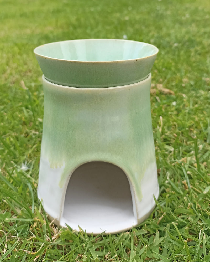 Ceramic wax melt/oil burner - green & white glaze
