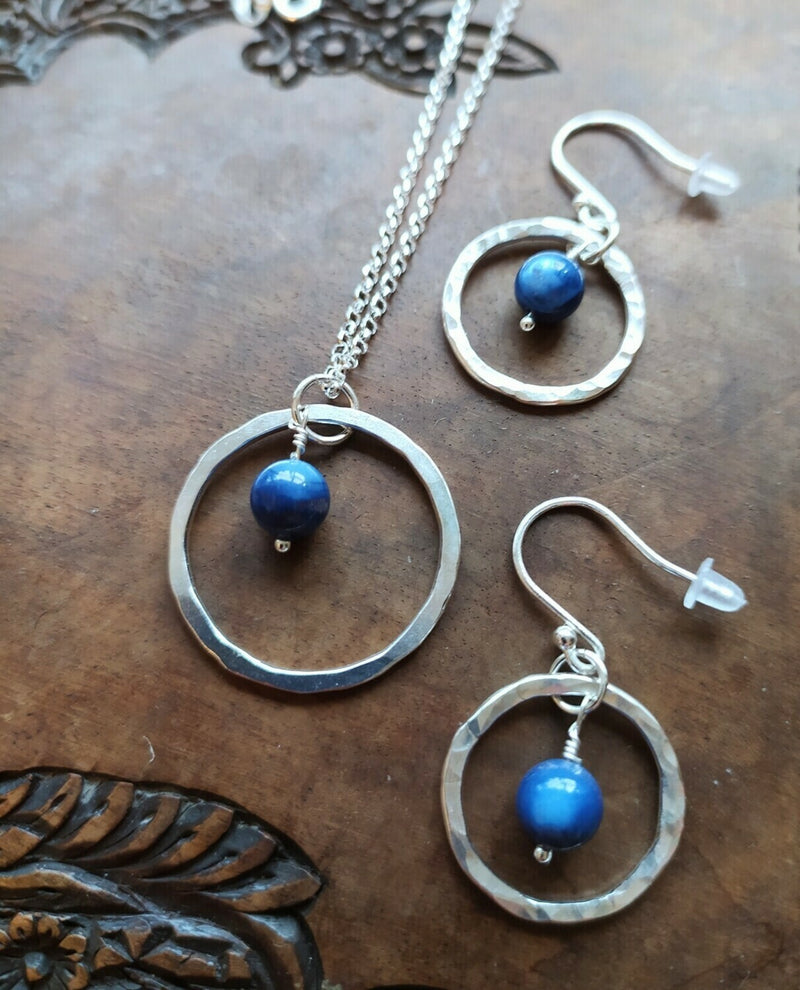 Sterling silver hoop necklace with Lapis Lazuli