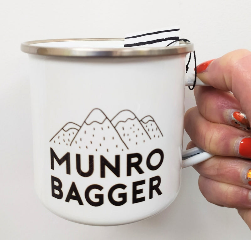 Munro Bagger enamel mug
